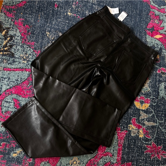 New Abercrombie & Fitch Vegan Leather 90’s Straight Ultra High Rise pant 16 long - Picture 15 of 16